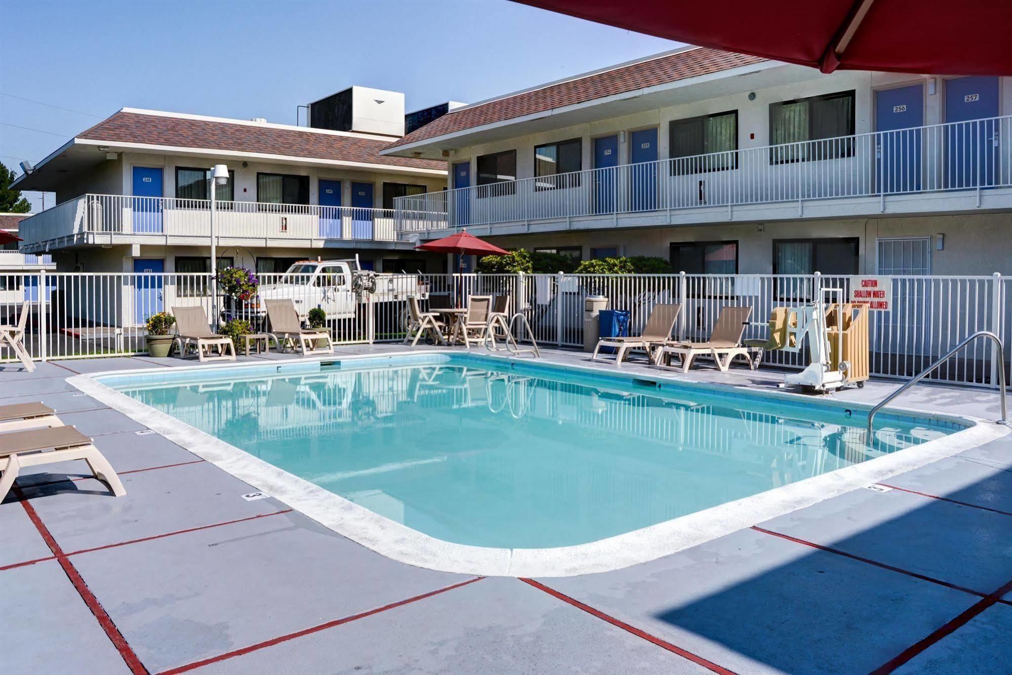 Motel 6-Springfield, Or - Eugene North Bagian luar foto