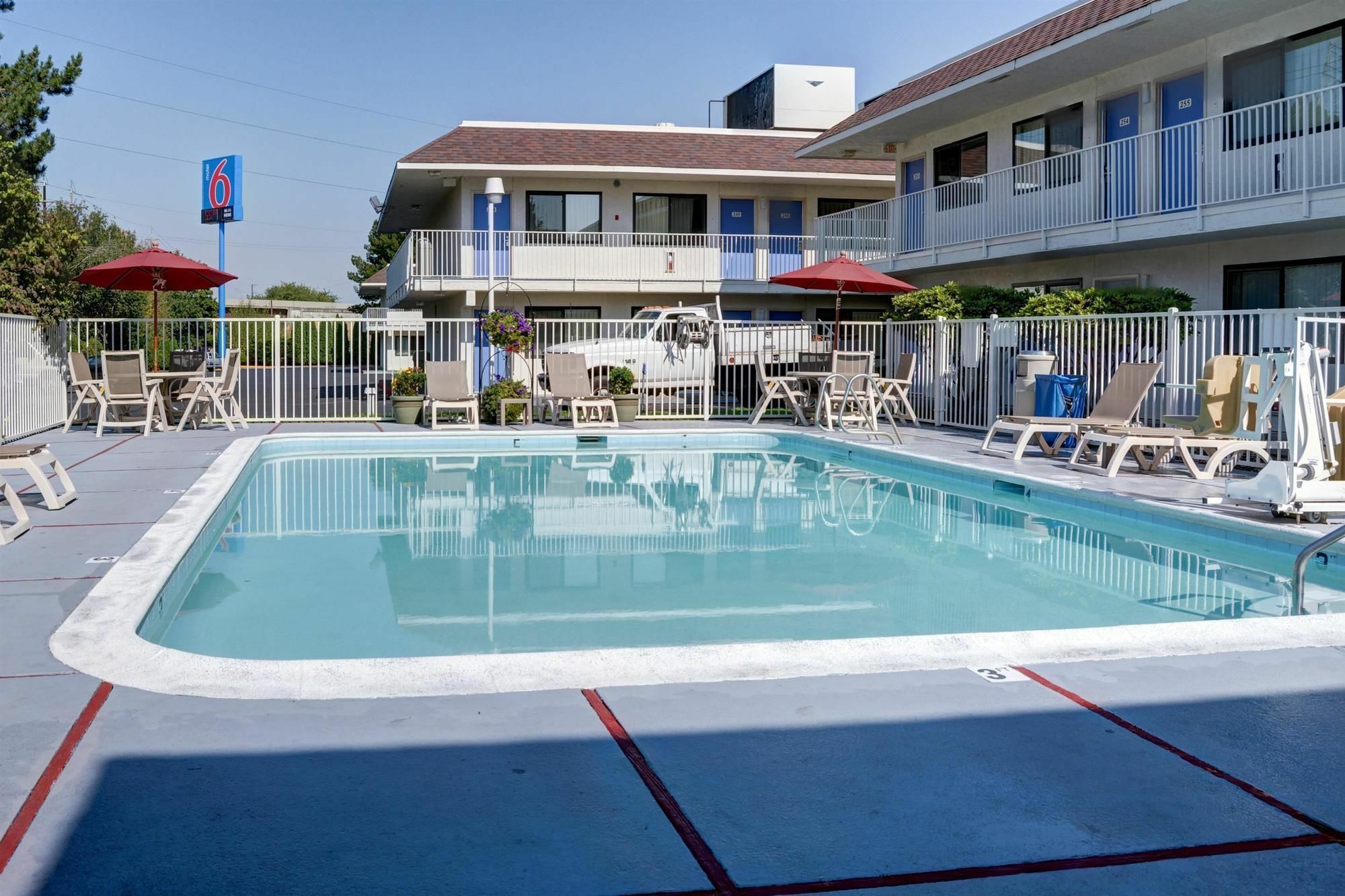 Motel 6-Springfield, Or - Eugene North Bagian luar foto